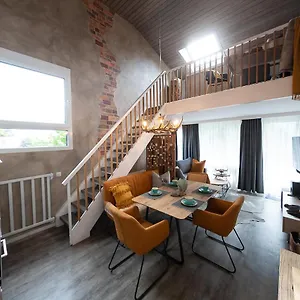 Apartment Vip Deluxe 107qm Auf Zwei Etagen 1 Dopplezimmer Eg 1 Doppelzimmer Auf Der Galerie Sowie 2 Badezimmer Und Komplette Küche Mit Mikrowelle Und Backofen Ideal Für 1 Bis 6 Gäste Direkter Blick Auf Garten Und Bergblick Alles Nur Nicht 0815, Schliersee